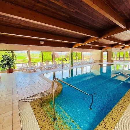 Hetkuti Wellness 호텔 Mór