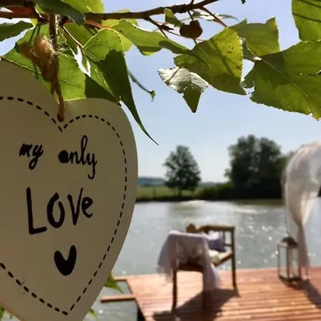 Hetkuti Wellness 호텔