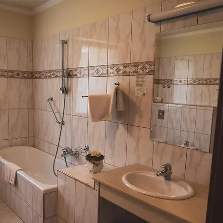 호텔 Hetkuti Wellness 4*