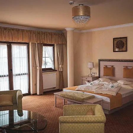 Hetkuti Wellness 호텔 Mór